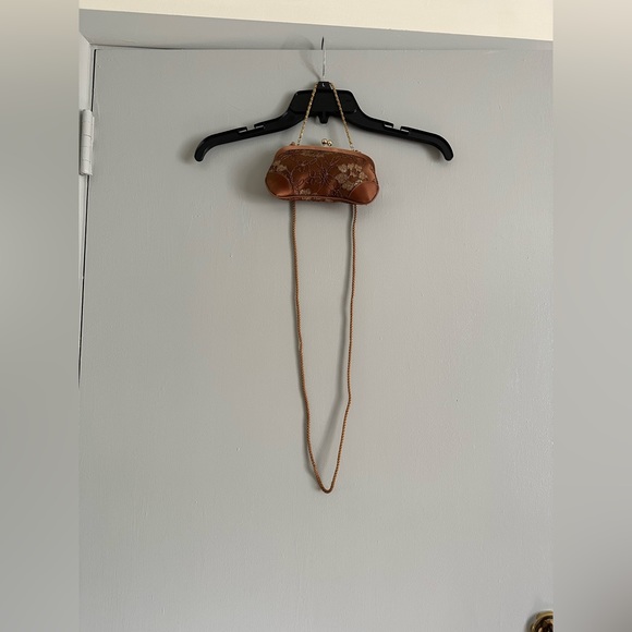 NWOT Kate Landry bronze floral lace clutch - Picture 4 of 11